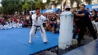 Sensei Artemio Mancol-Kyokushin Tameshiwari