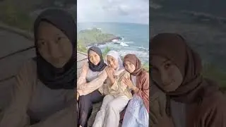 3 Ide Pose Foto Bareng Bestie Di Pantai