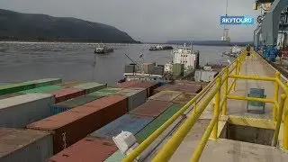 Ленский речной порт за пять суток перевыполнил месячный план разгрузки судов