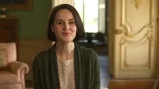 Hello Sweden säger Michelle Dockery, Lady Mary, från Downton Abbey