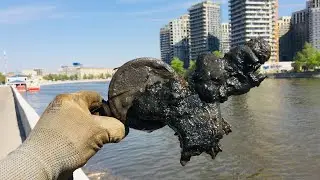 Поймал Два Пистолета в Москве реке на Поисковый Магнит