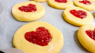 Ci vogliono solo 15 minuti! Biscotti San Valentino! Biscotti Morbidi e Gustosi per il té!