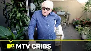 A Peek Inside Leslie Jordan's Home 🏠 MTV Cribs