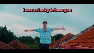 Cody McManus - in the right place (Official Lyric Video)