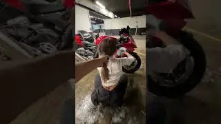 мойте мотоцикл правильно 