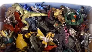 HUGE BOX GODZILLA KING OF THE MONSTERS TOYS!! 50 Gallon Box Action Figures Unboxing WD Toys