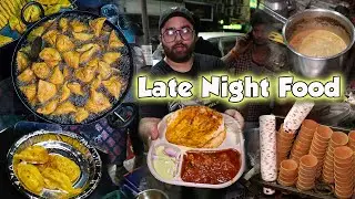 Tawa Chicken Tikka With Masala Kulcha, Momos & More | Late Night Food In Delhi