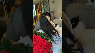 Подарил девушке 101 розу😍 #rose #подарок #девушка #tiktok #cutevideo #shorts