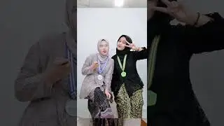 Ide Pose Self Photo Wisuda Bareng Temen di Studio 