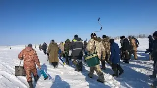 КУДА ИДЕТ  ТОЛПА?! Он тебе подложил свою рыбу! ВЫТЯНУЛ СЧАСТЛИВЫЙ СЕКТОР! Спор с Судьей!