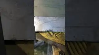 Зачем на плоскошлифе шланг?! :)
