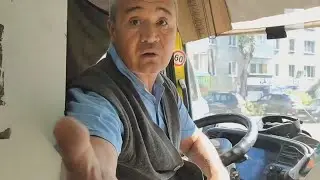 Автобусник потребовал от пассажира пересесть.