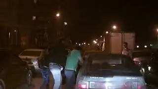 Забавная пьяная драка в Балашихе попала на видео