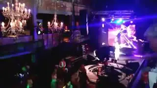 Поет Ирина Кунгурова. 