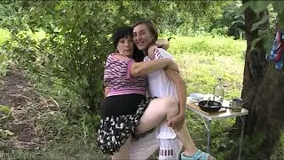 МИНЕТ  НА  СКВОЗНЯКЕ  И  ЗНАКОМСТВО  С  НОВОЙ  ПОДРУГОЙ  НА  ПРИРОДЕ.