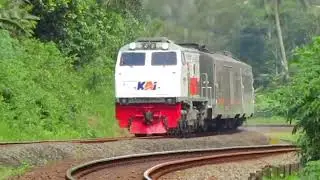 NONTON KERETA API MATARAM BONUS KERETA API TAKSAKA TAMBAHAN