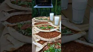 Pide mit Hackfleisch | Pide with minced Meat | Kıymalı Pide | Lahmacun - #shorts