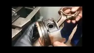 Pressing a wrist pin out