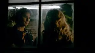 TVD 8x15 - Damon lends Elena's necklace to Caroline. "She will be with you tomorrow" | HD