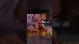 КОГДА НАКРОШИЛ НА ПОЛ 