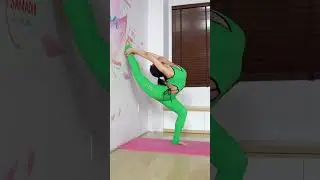 Deep bending with one leg with wall support #backbend #advancedyoga #yoga #onlineyoga #yogaonline