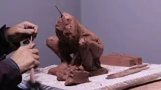 Sculpting a squatting female without armature - The Structure