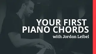 Your First Piano Chords - Piano Lesson (Pianote)