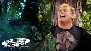 Swamp Thing Displays His Superpowers! | Swamp Thing | Science Fiction Station