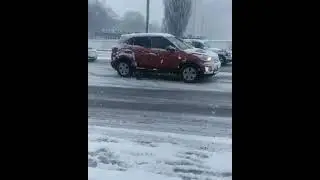 На эстакадном мосту забуксовали автобусы