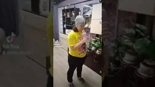 БАБКАЖЖЕТ песня " Бомж" сектор газа( кавер)