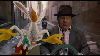 Roger Rabbit averts certain death in Hollywoods backstreets - Amiga game vs Who Framed movie