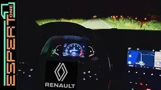 Renault Captur 2020, prova su strada di notte, illuminazione interna e fari full LED.