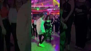 Que bien me lo paso pudiendo disfrutar bailando con todos vosotr@s tras cada concierto