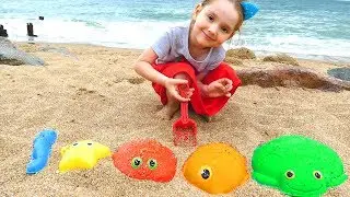 SoNiKa Play and Learn Colors on the Beach /Colors Songs with Kids Toys