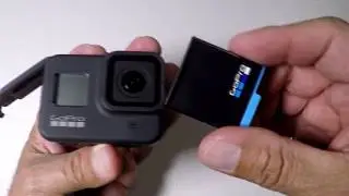 Installing Battery and MicroSD Card in a GoPro Hero 8 Black (Spanish)