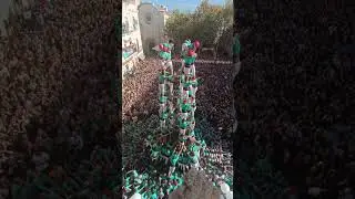 World's First '9 de 9' Human Tower - 500 people!