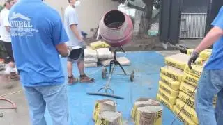 How to mix concrete in a mixer