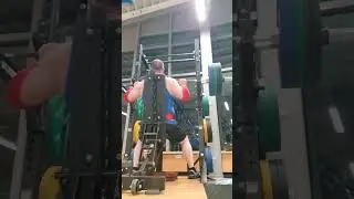 Almost 3 reps of 225lb seated overhead military press, looking heavy AF after losing 8lbs