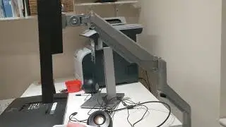 Xenta Single Aluminium Swivel Monitor Arm for 17-32" Screens review 1