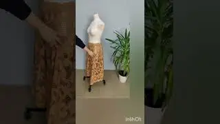 Как смотрятся  встречные складки с расклешением на  материале  