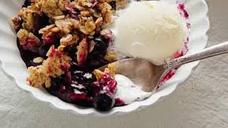 Blueberry Almond Crisp