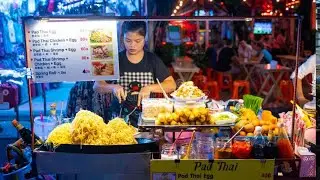 Walking In Central World Bangkok, Delicious Thai Food In Bangkok, Thailand