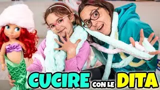 MATILDE CUCE A MANO CON LE DITA e fa Sciarpa e Cuffia