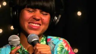 Bomba Estéreo - El Alma y el Cuerpo (Live on KEXP)