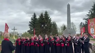 «ХайыЬар» («Лыжники») А. Костин и И.Винокуров-Ча5ыл5ан.