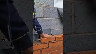 Laying a brick on a step cavity tray #bricklaying #newbuild #diy