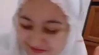 Cewek Hijab Mulus Menggoda