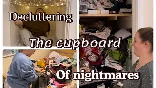 Transforming my hoarders cupboard into the cupboard of my dreams!