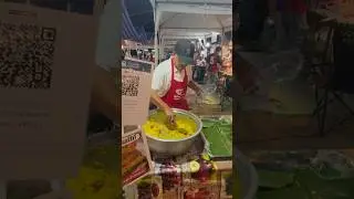 A Beautiful Elderly Couple Selling Delicious Rice and Chicken. #Pattaya #Couple #ThaiStreetFood