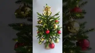 Мини ёлочка для фото зоны уже наряжена! 🎄